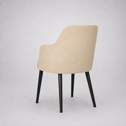 Dinig chair Julia