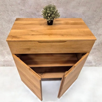 Oak chest of drawers in the loft style Revesby